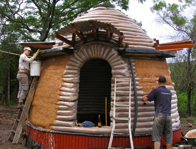 earthbag building workshop at milkwood farm - milkwood