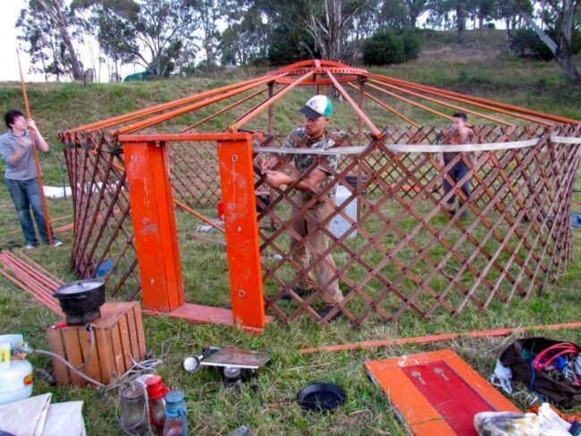 toecutter_yurt_01