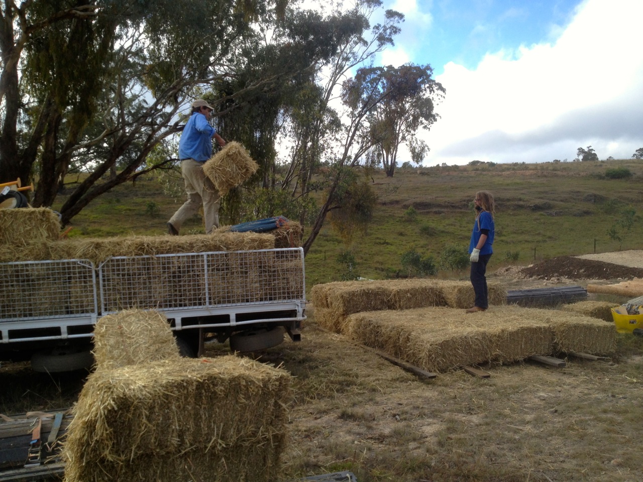 Sam and Owen unload the walls.