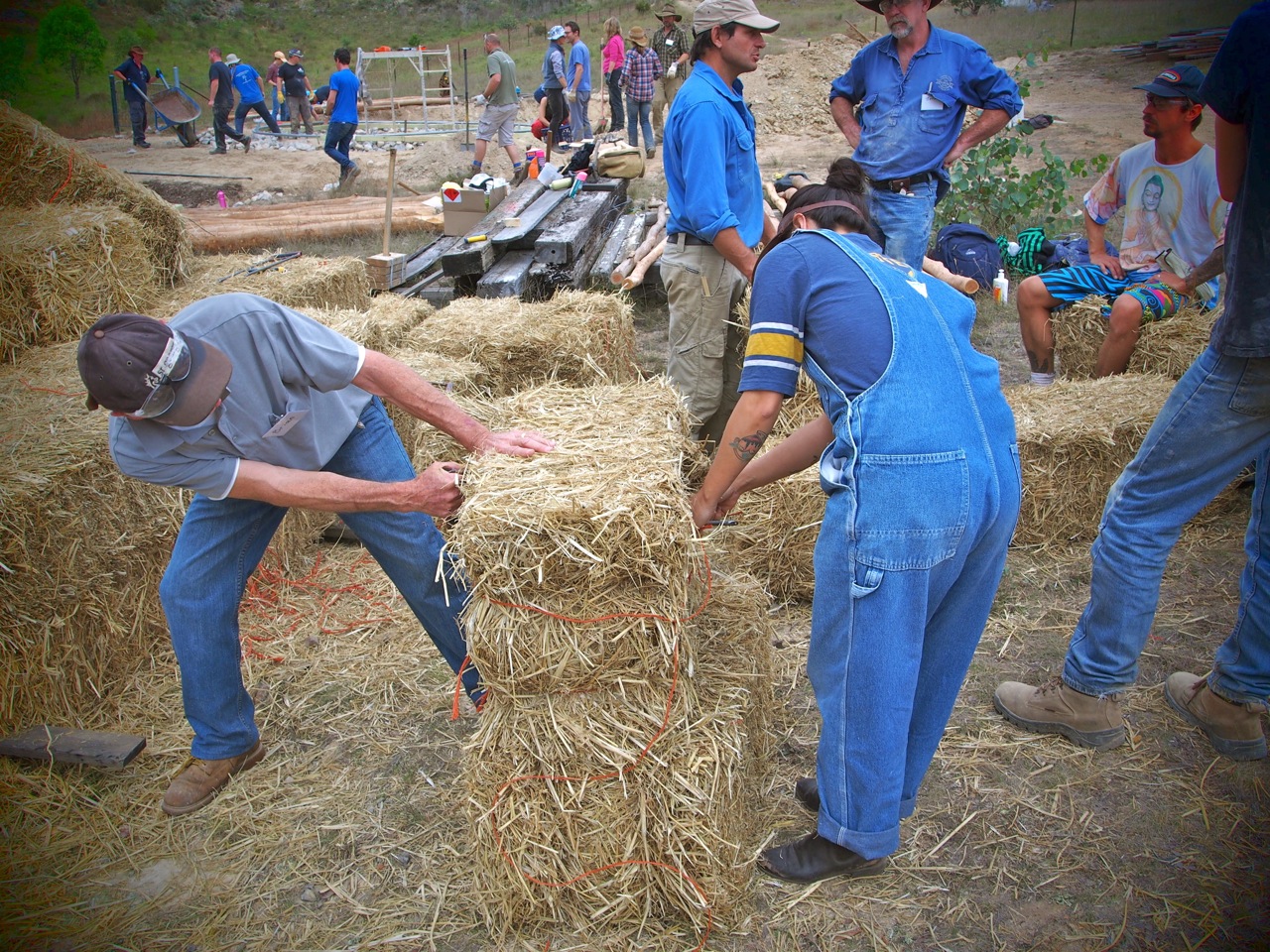 Knitting the bales with extra strings