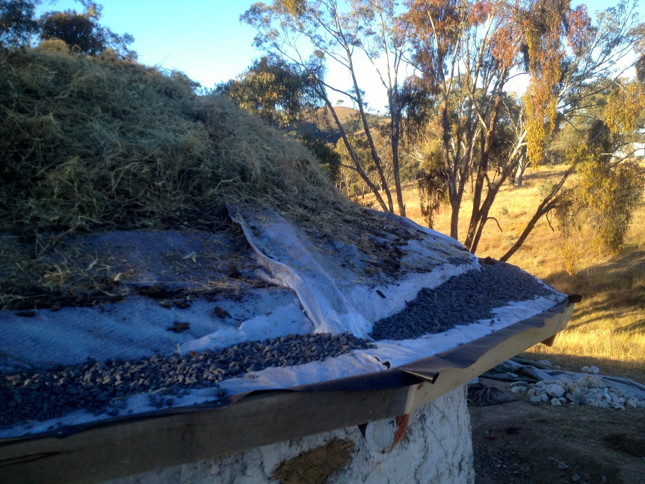 Roundhouse build making a Living Roof Milkwood