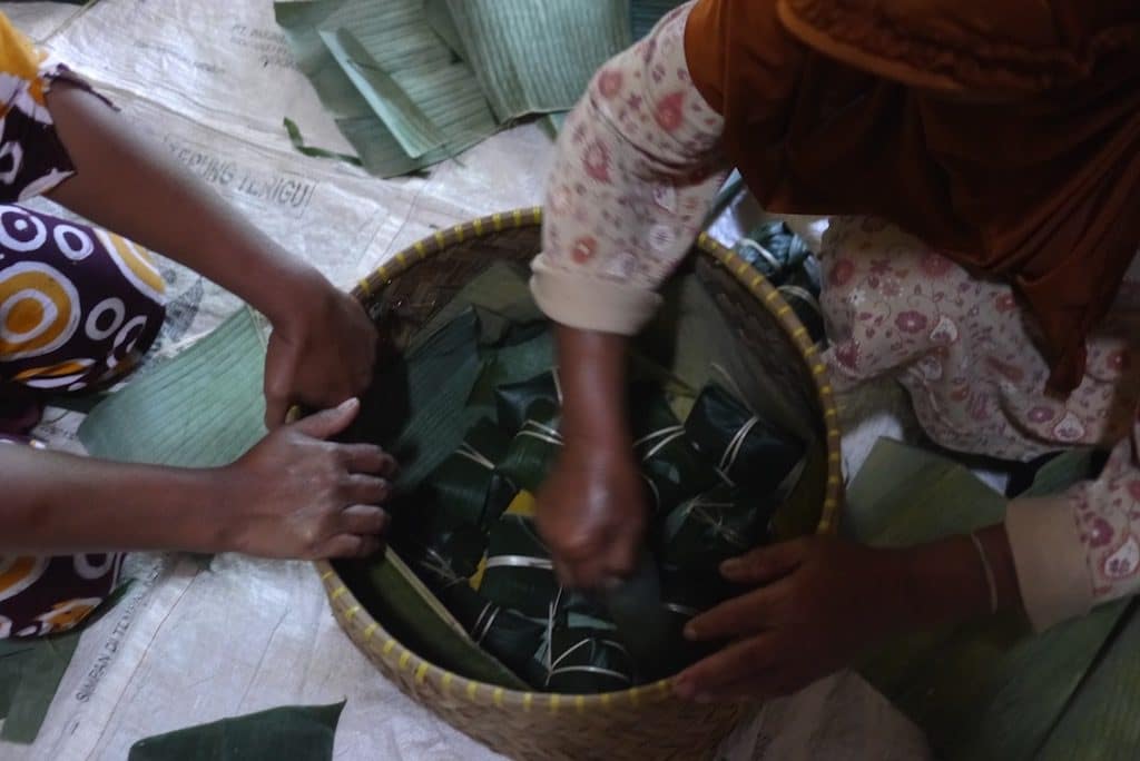 Parni packs the parcels into the household incubation chamber