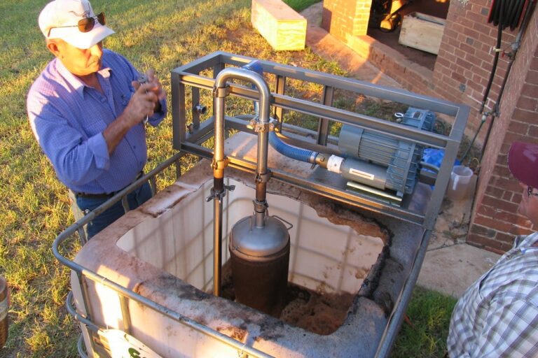 IMG_6733.JPG compost tea aerating away